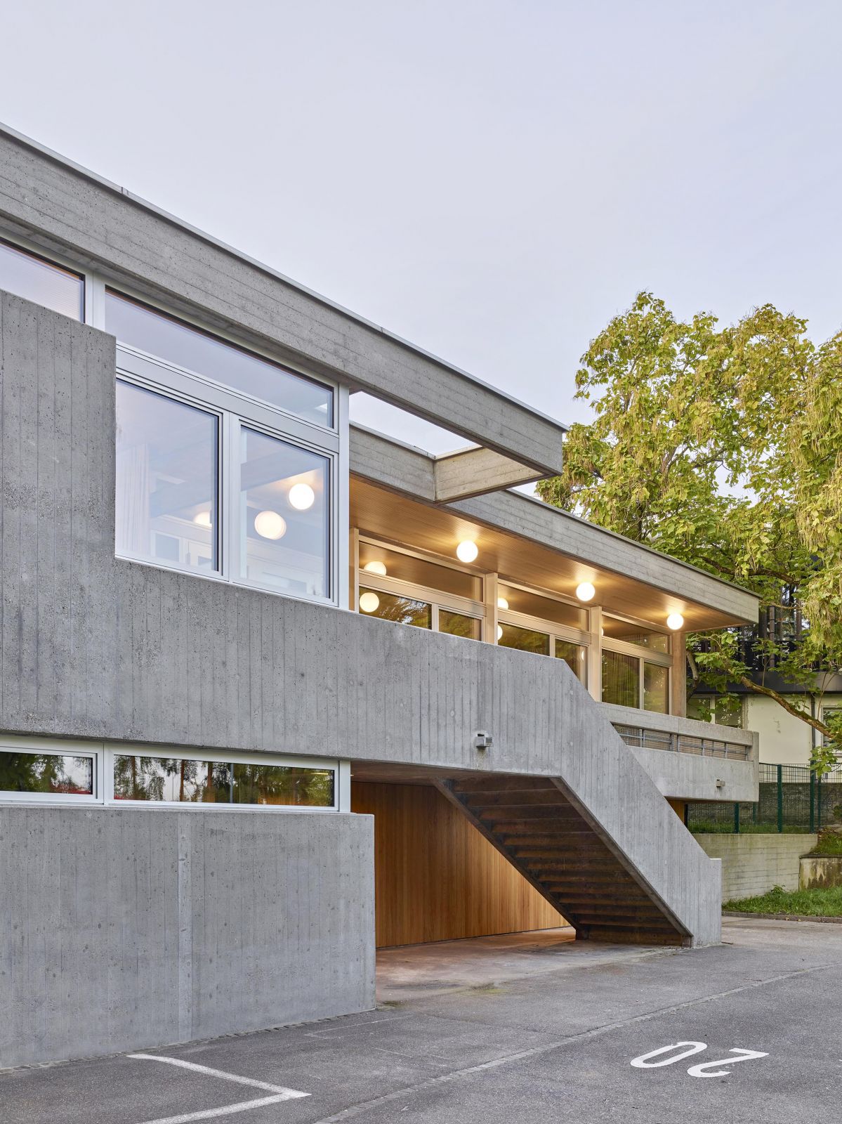 7_Verkehrsgarten_Nordfassade_Licht_Lukas_Raeber_Architekten_%C2%A9Weisswert_3