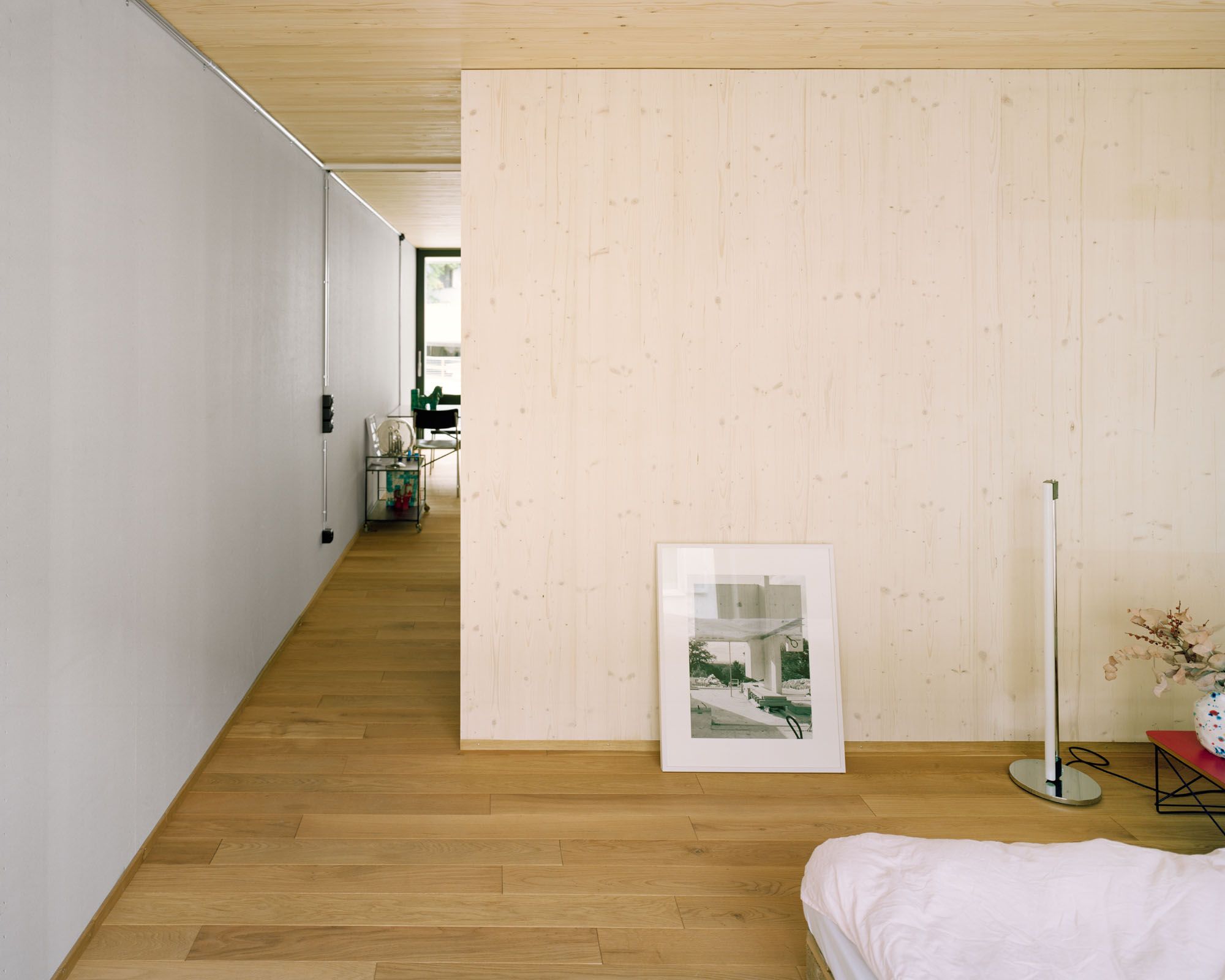 16_Erfinger107_Schlafraum_Moebliert_Lukas_Raeber_Architekten_%C2%A9Rasmus_Norlander