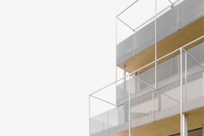Das Mehrfamilienhaus stuft sich zum Hof hin ab, wodurch grosszügige Terrassen für die einzelnen Wohnungen geschaffen werden lukasraeber_efringer_hof_4_2_1